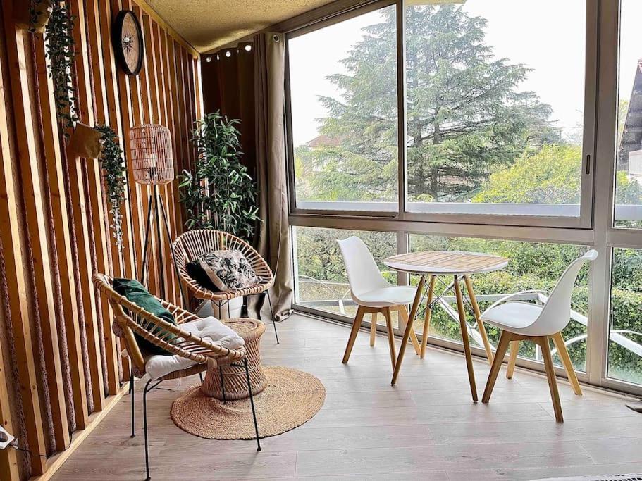 The Jungle Studio, Loggia & Parking Dans Residence 로만스수르아이져 외부 사진